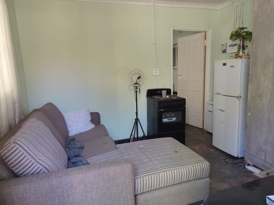 To Let 1 Bedroom Property for Rent in Oos Einde North West